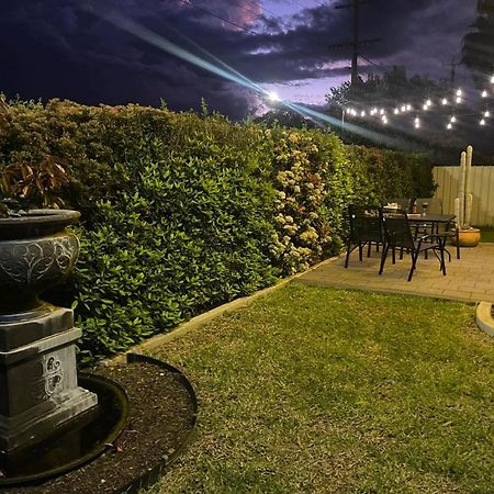Country Leisure Motor Inn Dubbo Bagian luar foto