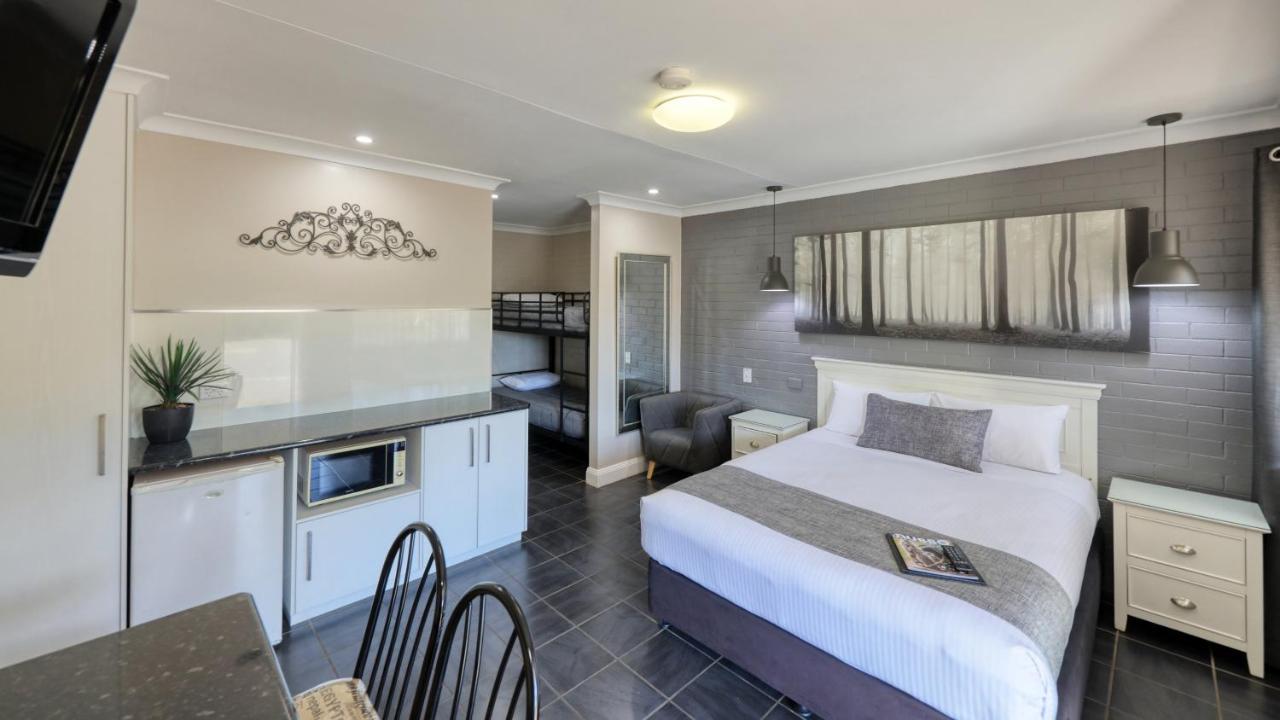 Country Leisure Motor Inn Dubbo Bagian luar foto