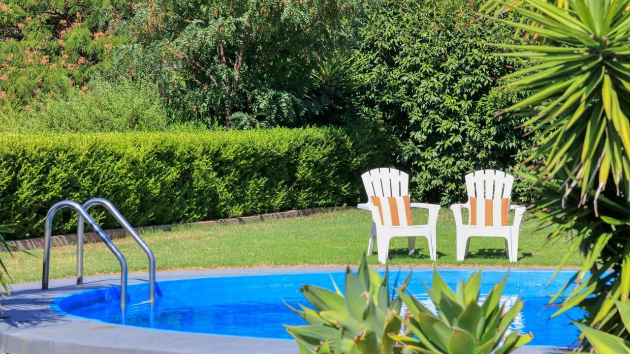 Country Leisure Motor Inn Dubbo Bagian luar foto